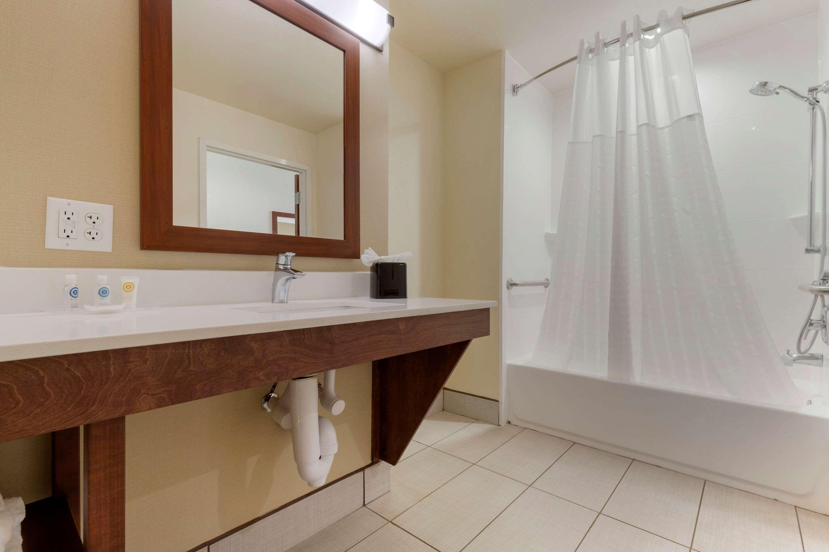 Comfort Suites Greenville South Piedmont Extérieur photo